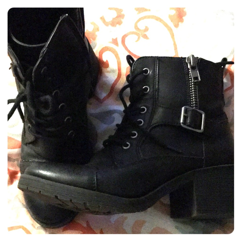 Black boots sz 7